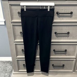 Victoria’s Secret Ultimate yoga legging, in black size Small.